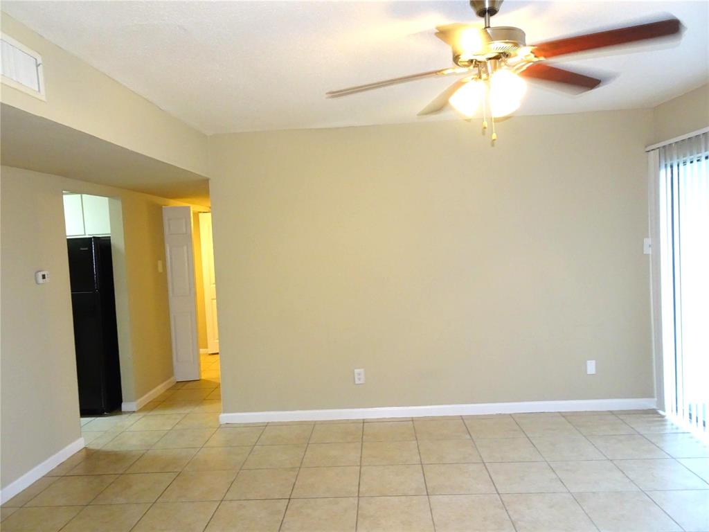 2822 S Bartell Drive #6, Houston, Texas image 3