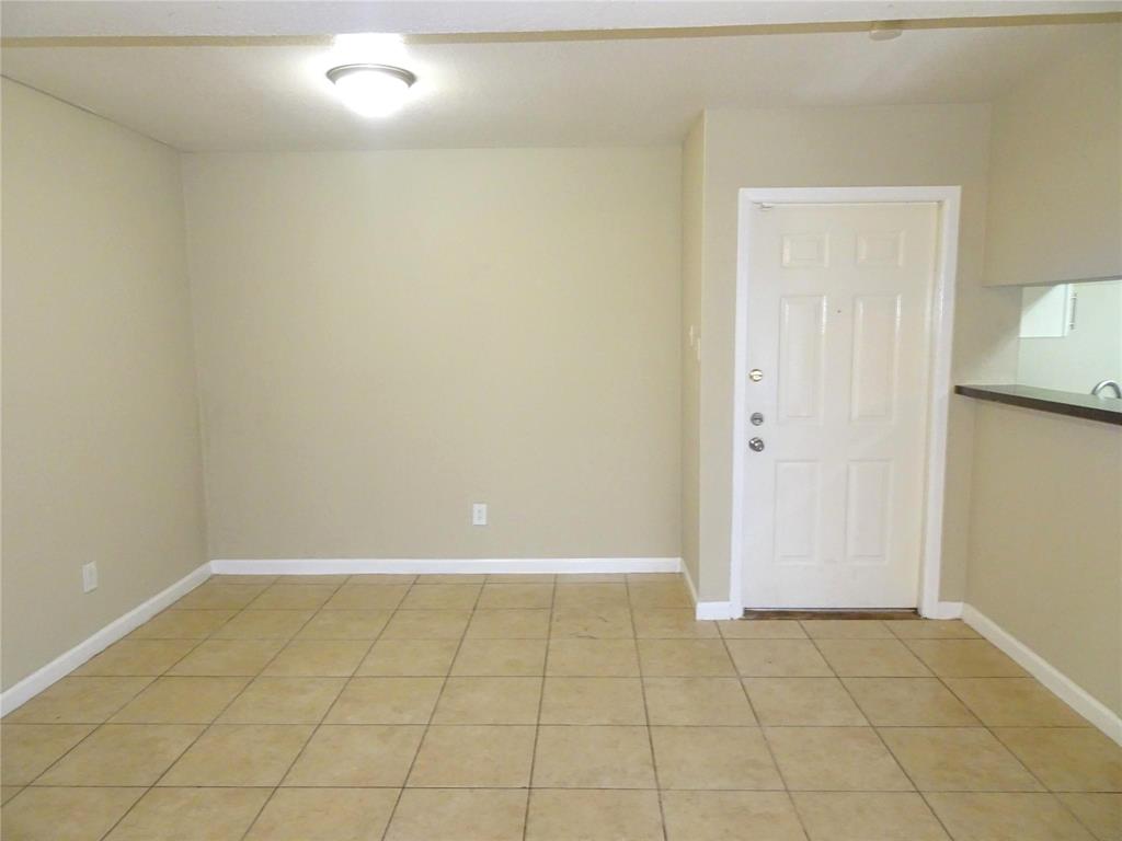 2822 S Bartell Drive #6, Houston, Texas image 2