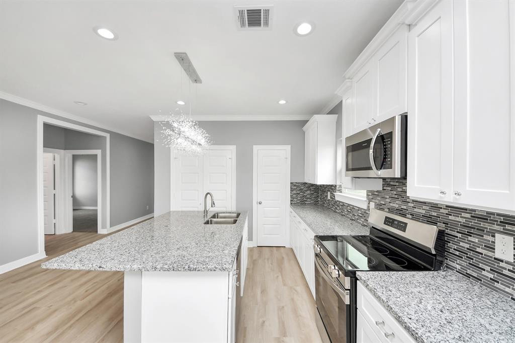 3527 Brook Valley Drive, Brookshire, Texas image 10