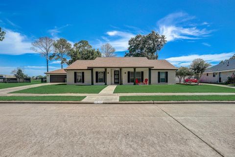 Single Family Residence in Houston TX 1915 Seakale Lane 3.jpg