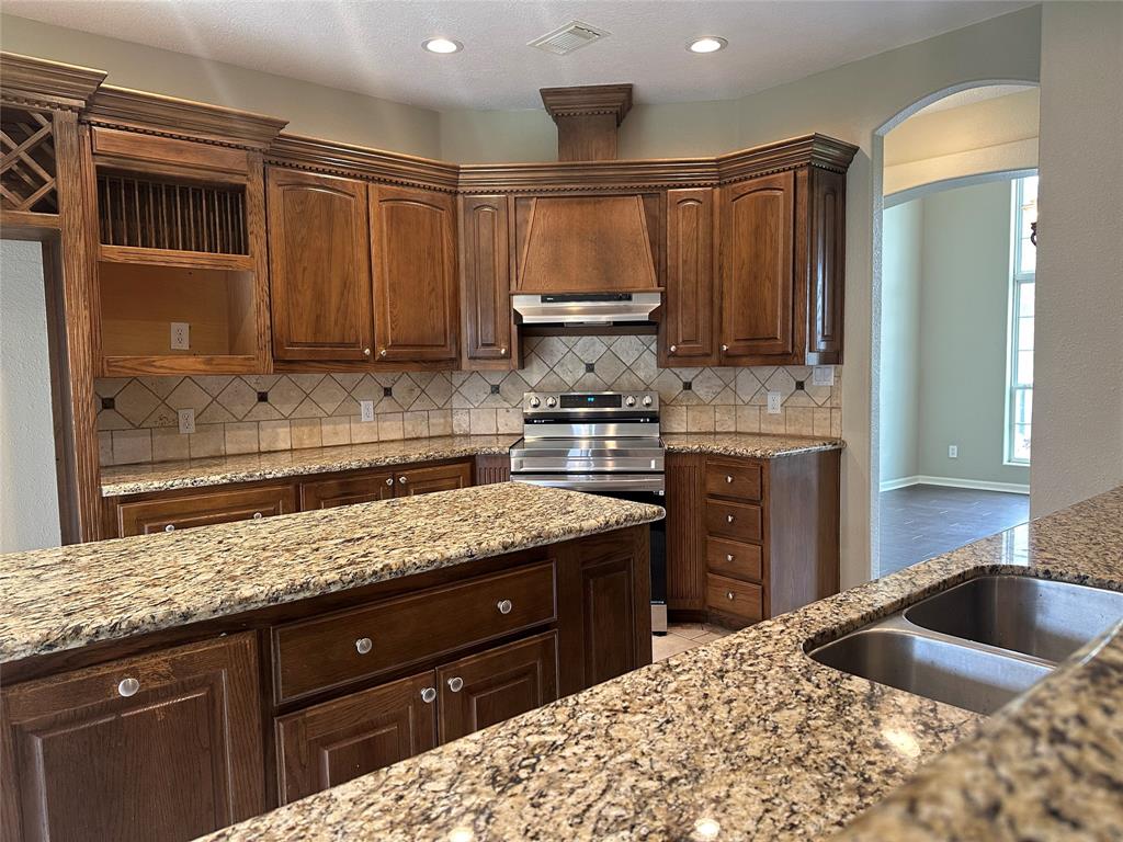 305 Tyler Drive, Bridge City, Texas image 7