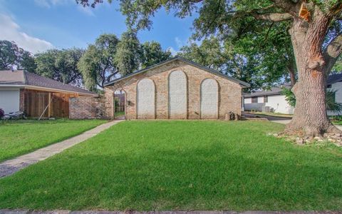 Photo of 8406 Beechaven Road, Houston, TX 77571 (MLS # 32252187)