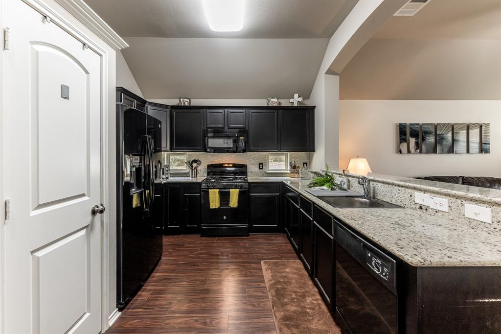 101 Briarwood Drive, Huntsville, Texas image 6