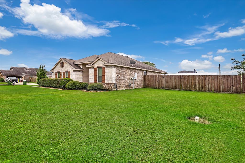 101 Dorothy Drive, Dayton, Texas image 2