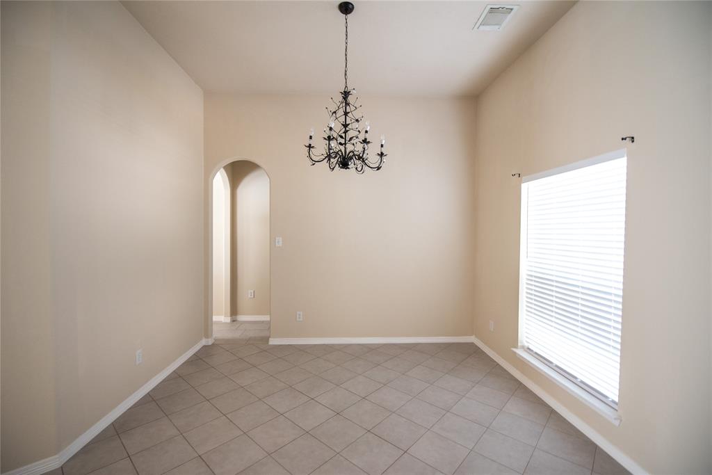 3419 S Daniel Oak Circle