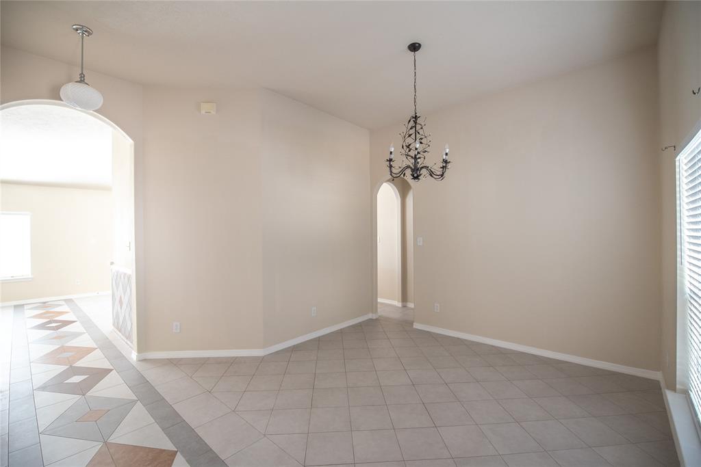3419 S Daniel Oak Circle