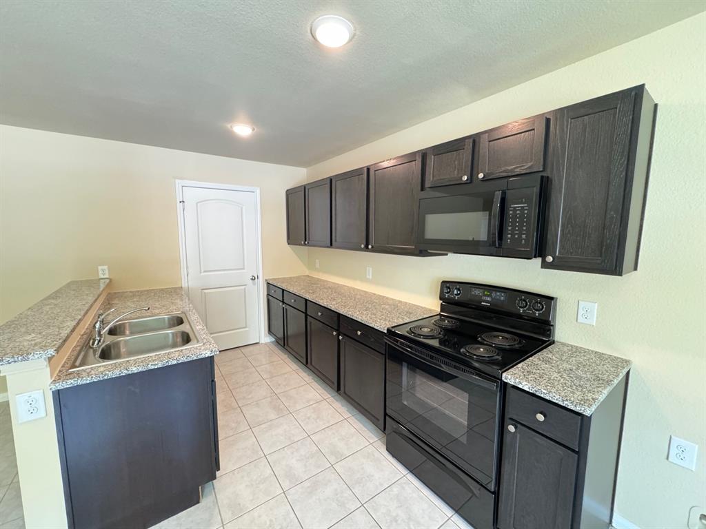 26676 Pools Creek Drive, Huntsville, Texas image 10