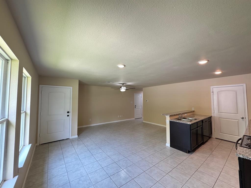 26676 Pools Creek Drive, Huntsville, Texas image 4