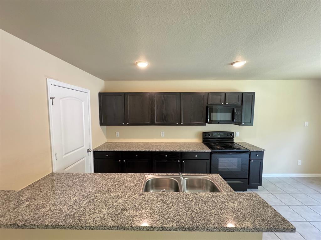 26676 Pools Creek Drive, Huntsville, Texas image 7