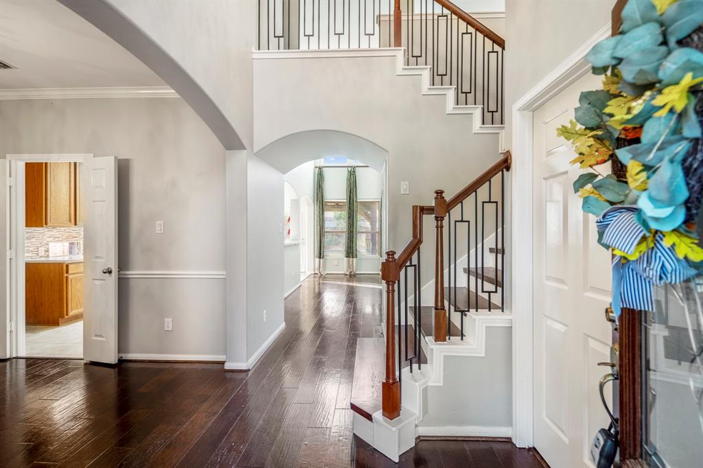 1222 Dunston Falls Drive, Spring, Texas image 4