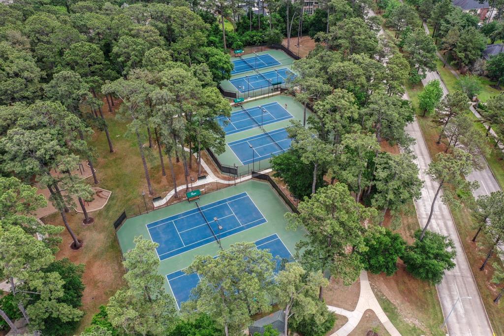 1222 Dunston Falls Drive, Spring, Texas image 40