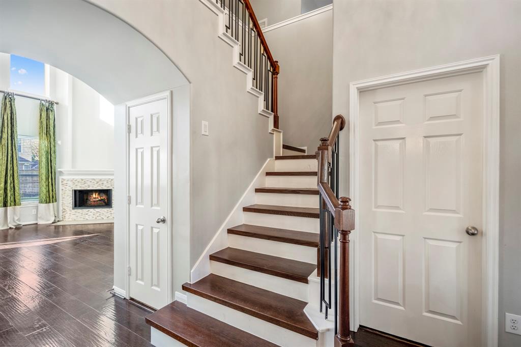 1222 Dunston Falls Drive, Spring, Texas image 8