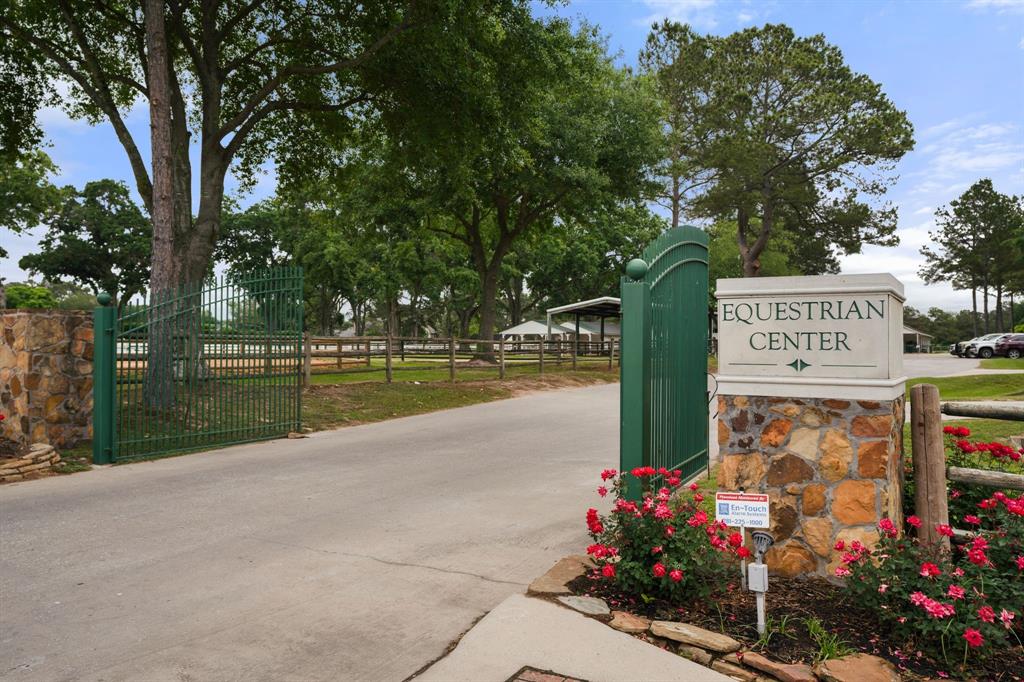 1222 Dunston Falls Drive, Spring, Texas image 48