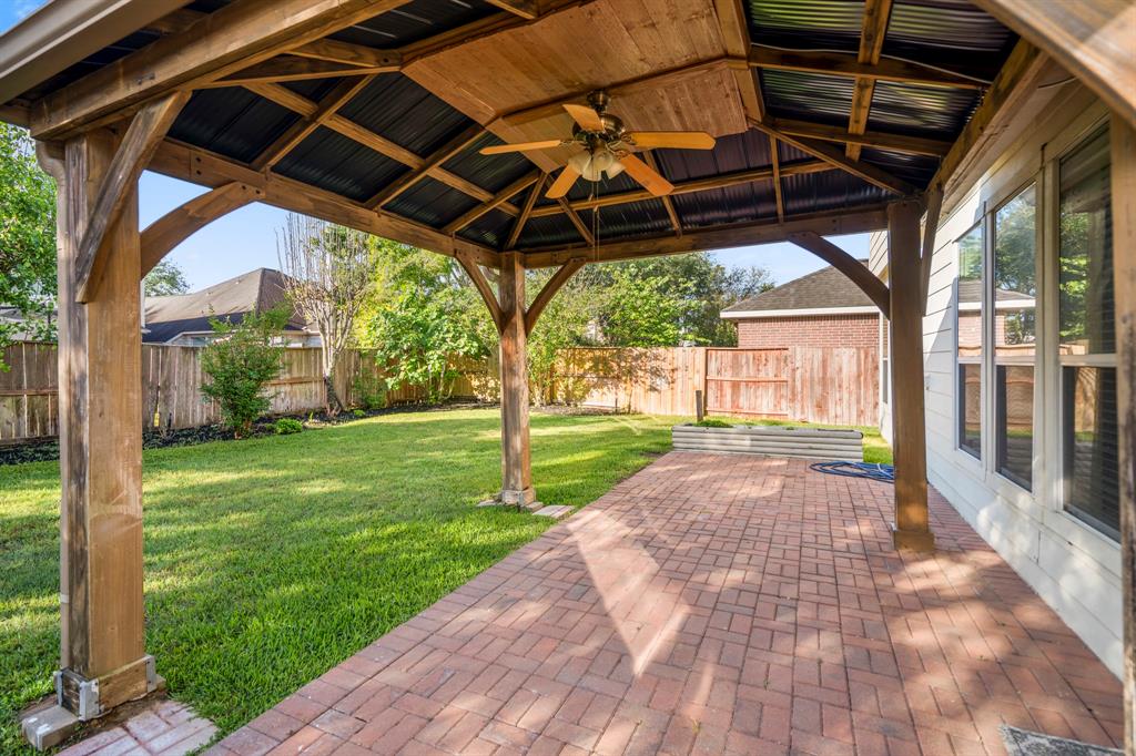 1222 Dunston Falls Drive, Spring, Texas image 34