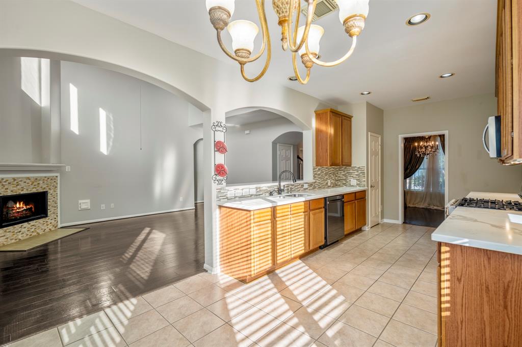 1222 Dunston Falls Drive, Spring, Texas image 15
