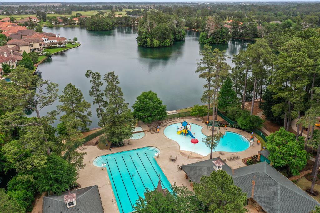 1222 Dunston Falls Drive, Spring, Texas image 38