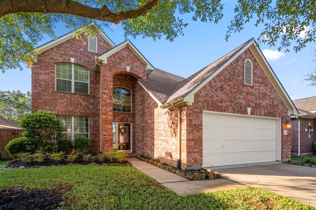 1222 Dunston Falls Drive, Spring, Texas image 2