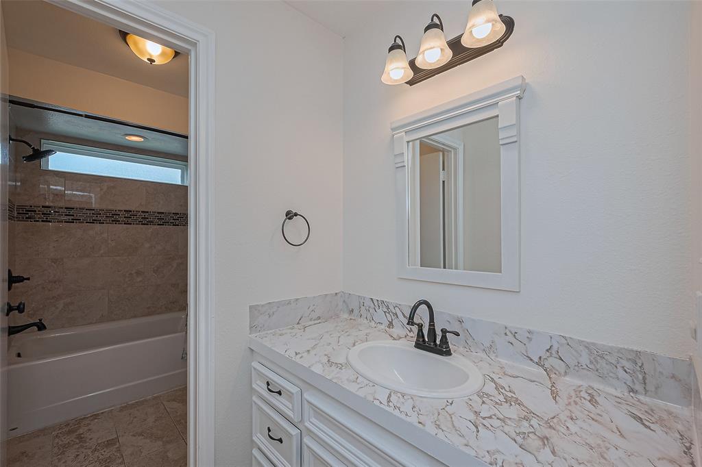6526 Mert Street, Katy, Texas image 22