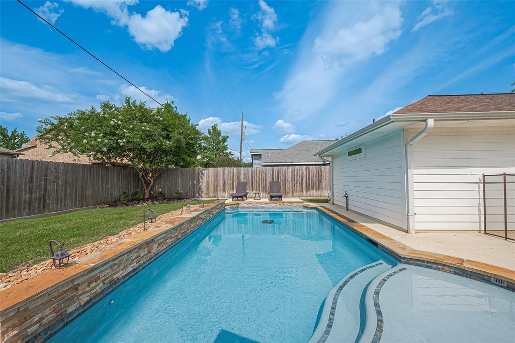 6526 Mert Street, Katy, Texas image 1
