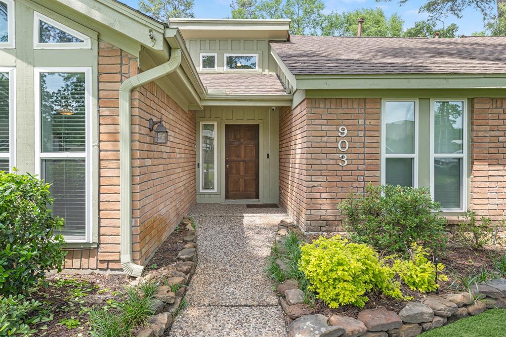 903 Castle Hill Trail, Kingwood, Texas image 3