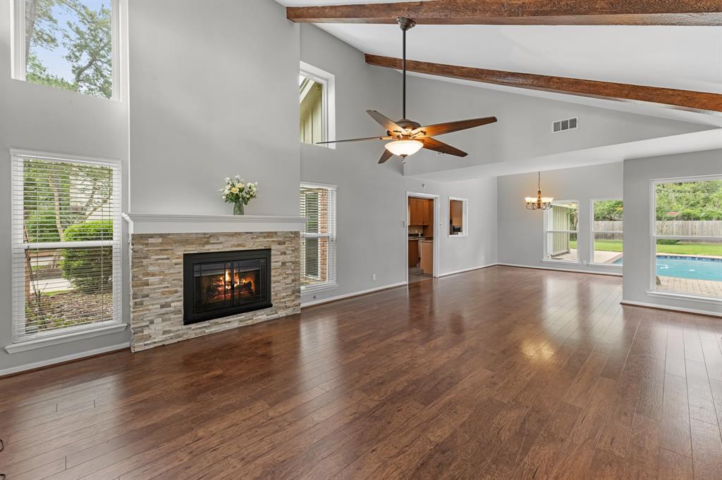 903 Castle Hill Trail, Kingwood, Texas image 8