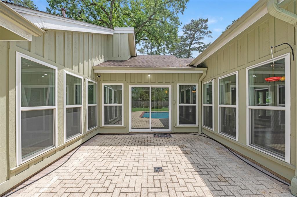 903 Castle Hill Trail, Kingwood, Texas image 33
