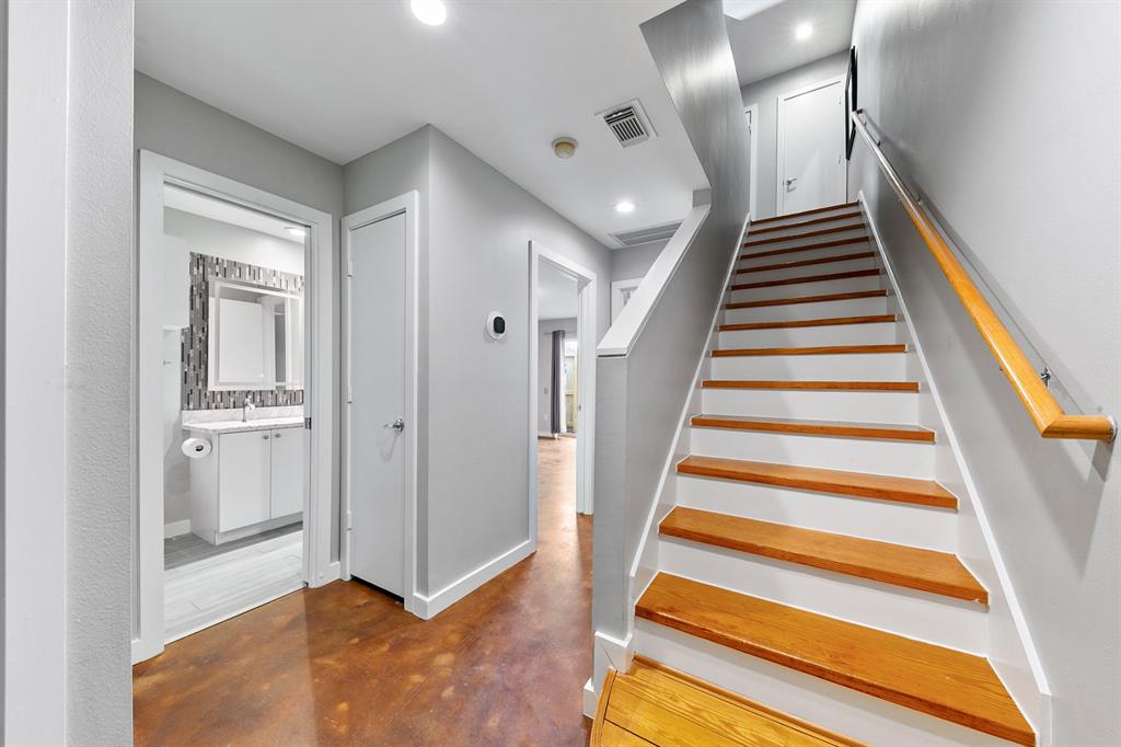 2614 Chenevert Street, Houston, Texas image 5