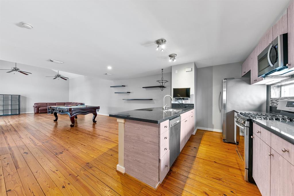 2614 Chenevert Street, Houston, Texas image 10