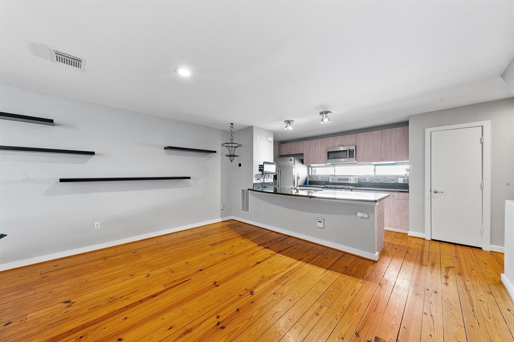 2614 Chenevert Street, Houston, Texas image 13
