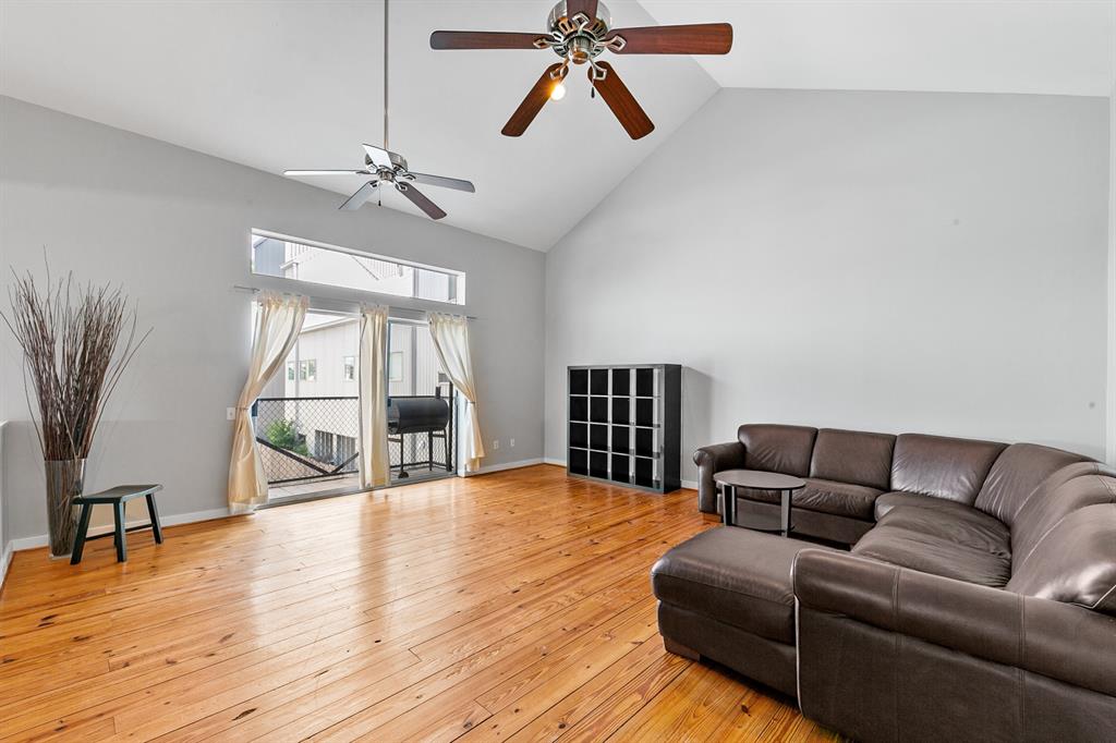 2614 Chenevert Street, Houston, Texas image 18
