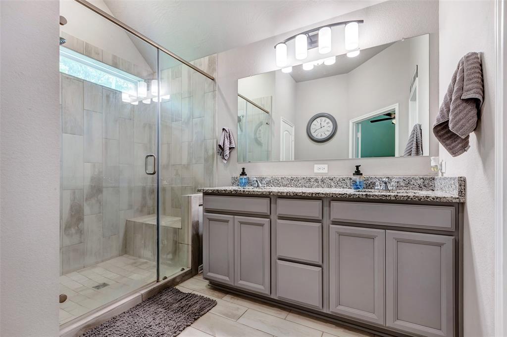 108 Alessandra Way, Huntsville, Texas image 9