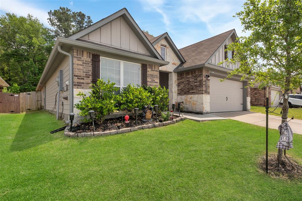 108 Alessandra Way, Huntsville, Texas image 2