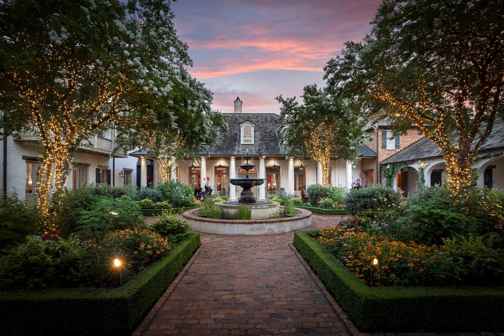 2 Grand Colonial Drive, The Woodlands, Texas image 1