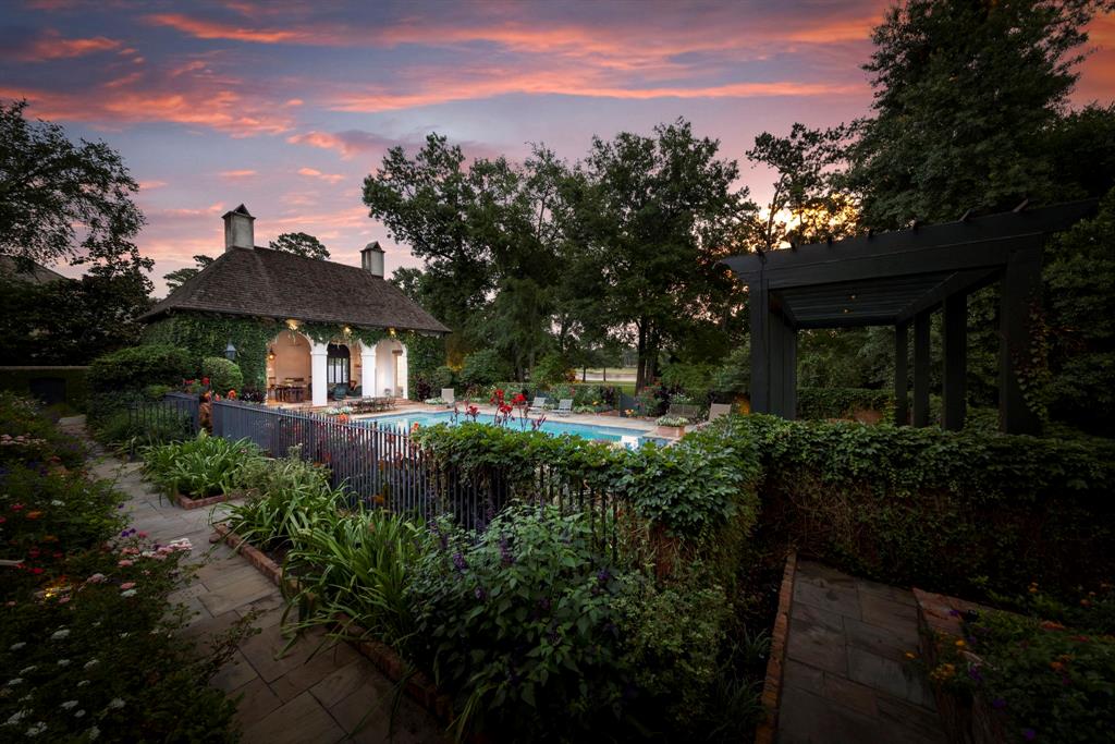 2 Grand Colonial Drive, The Woodlands, Texas image 38