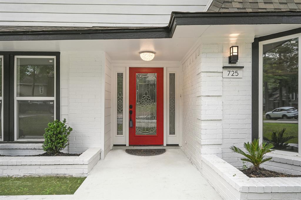 725 Talmalge Hall Drive, Conroe, Texas image 3