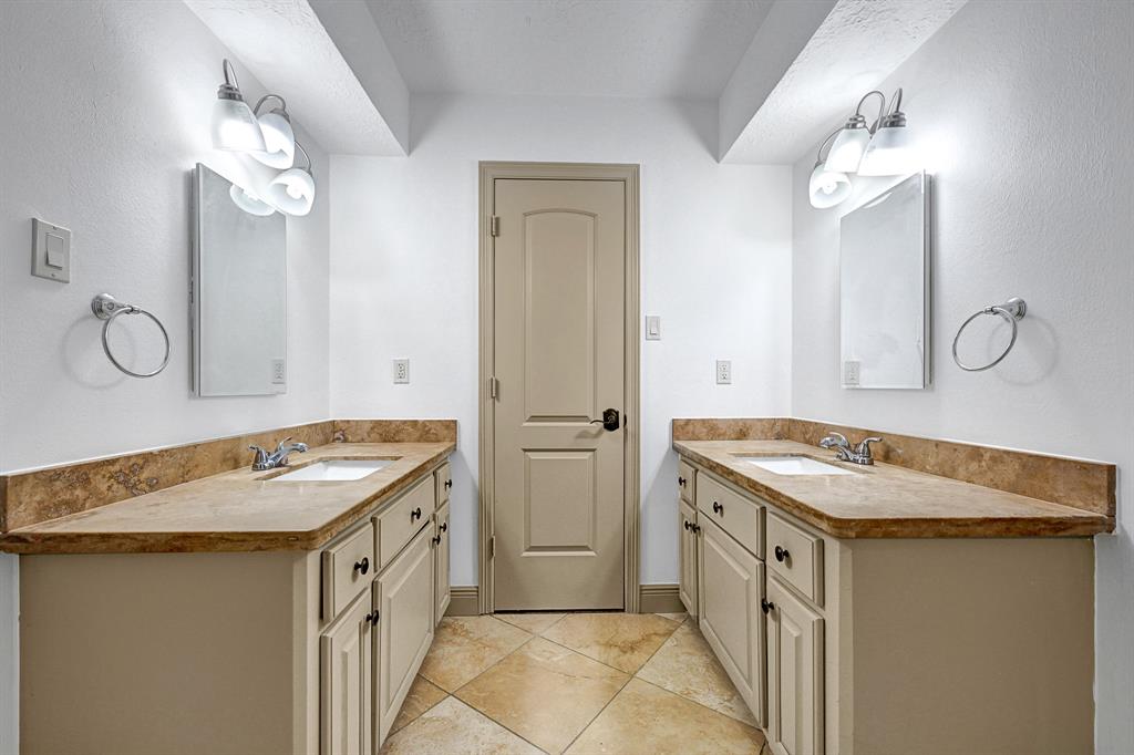 725 Talmalge Hall Drive, Conroe, Texas image 32