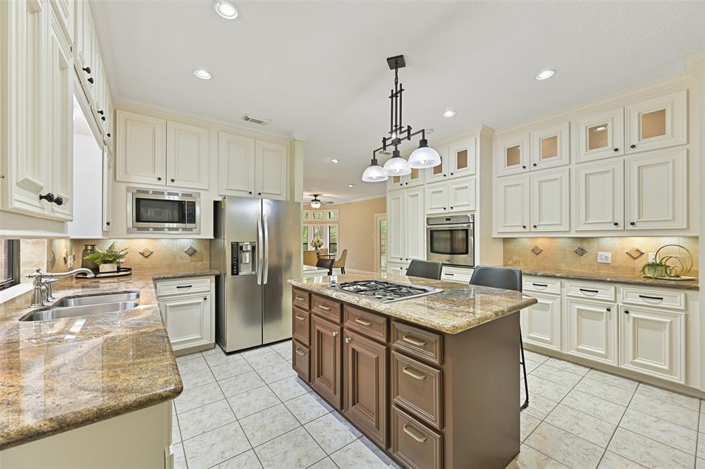 206 Stanley Court, Friendswood, Texas image 14