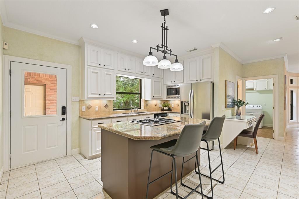 206 Stanley Court, Friendswood, Texas image 16