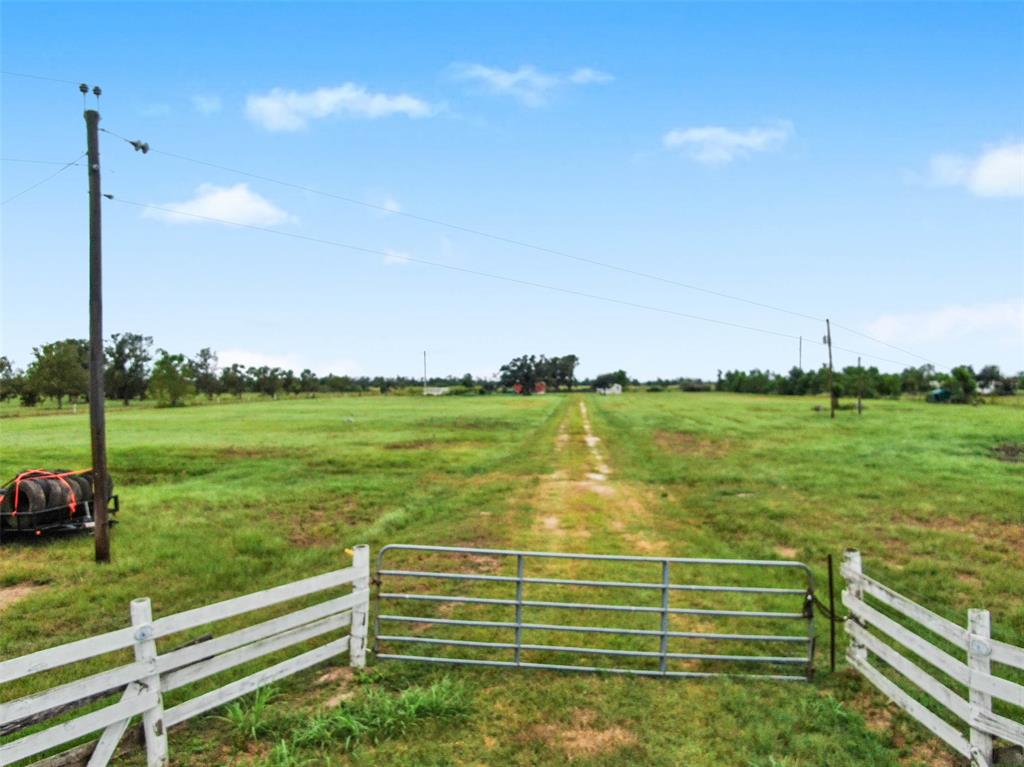 12902 Schmidt Road, Waller, Texas image 2