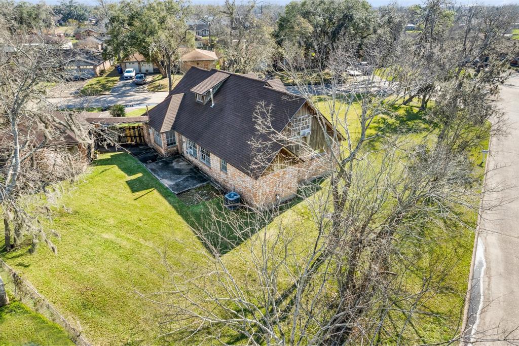 257 Briarcreek Street, Richwood, Texas image 36