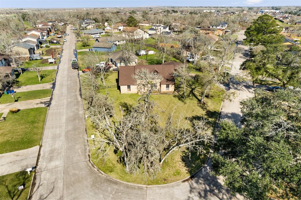 257 Briarcreek Street, Richwood, Texas image 4