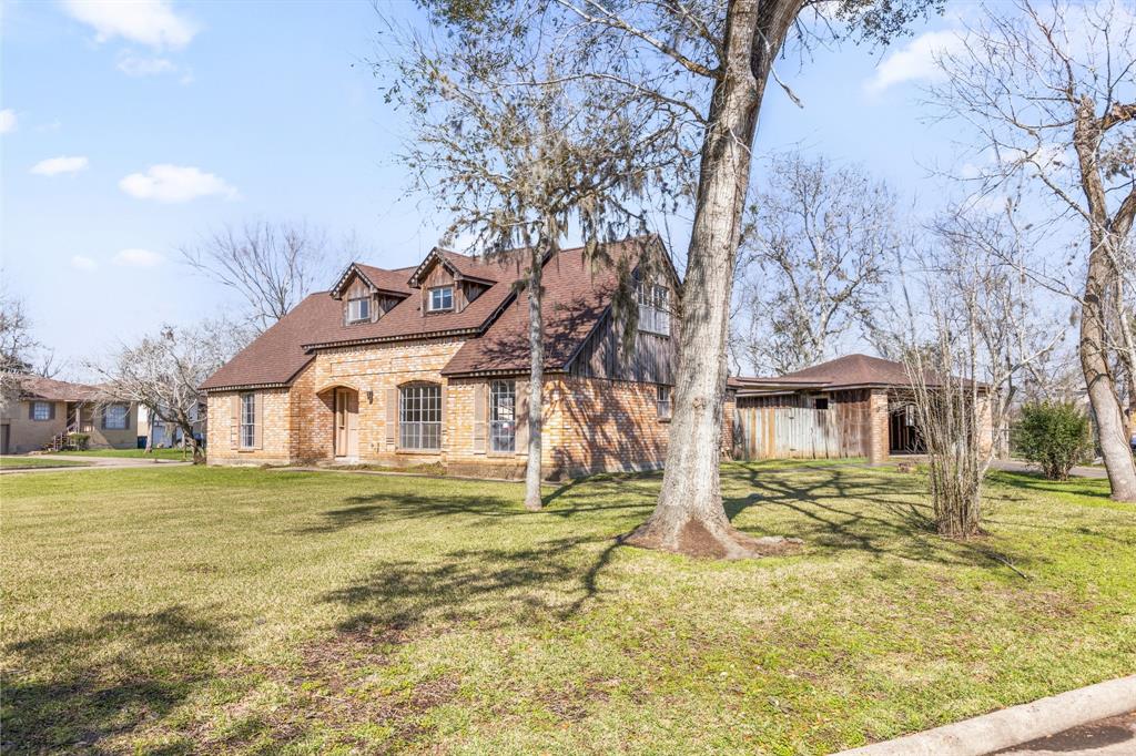 257 Briarcreek Street, Richwood, Texas image 2