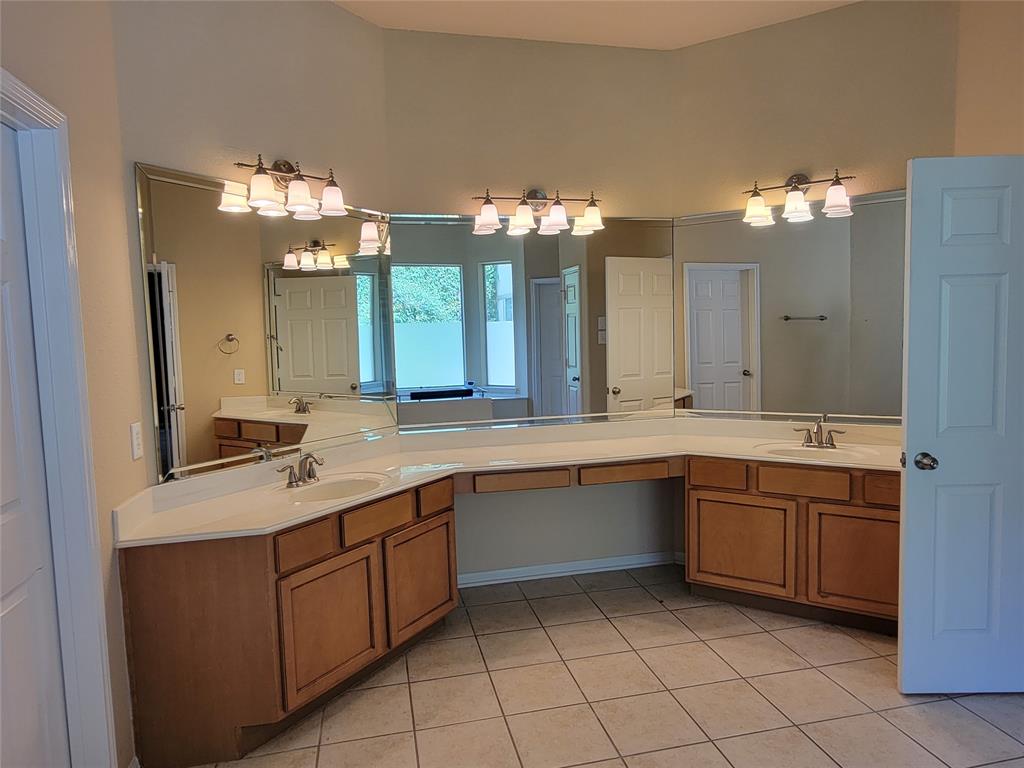 11203 Cypress Way Drive, Houston, Texas image 30