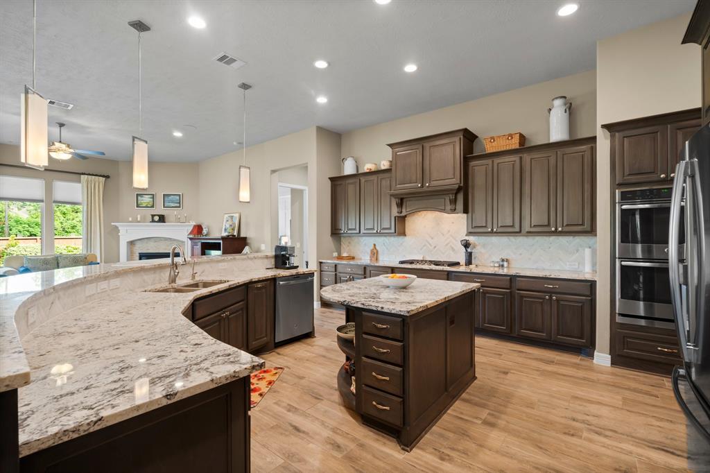 74 N Braided Branch Drive, The Woodlands, Texas image 12