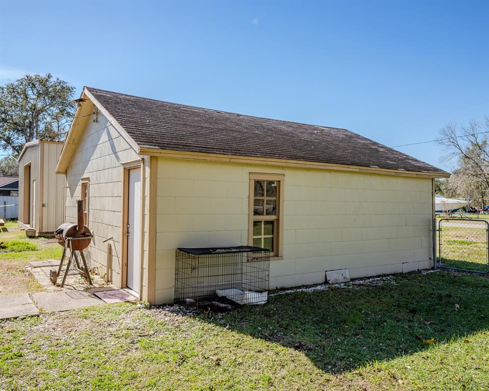 323 Cypress Street, Blessing, Texas image 9