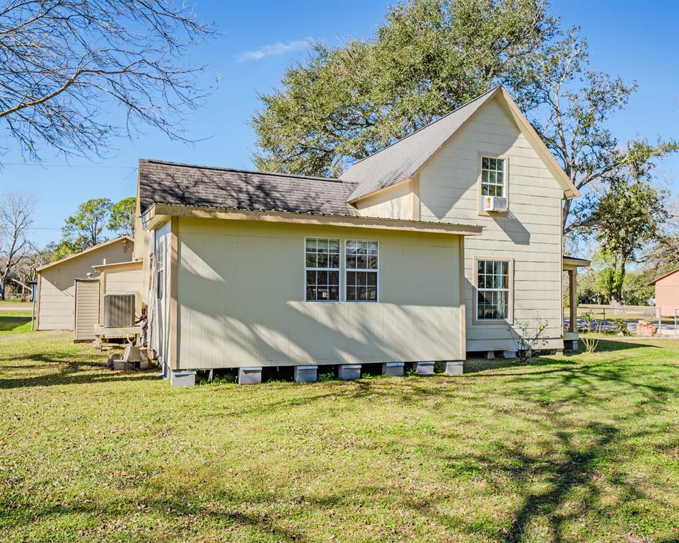 323 Cypress Street, Blessing, Texas image 7