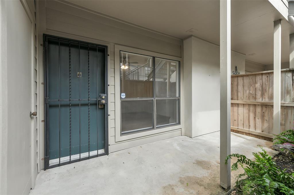 1100 Augusta Drive 33