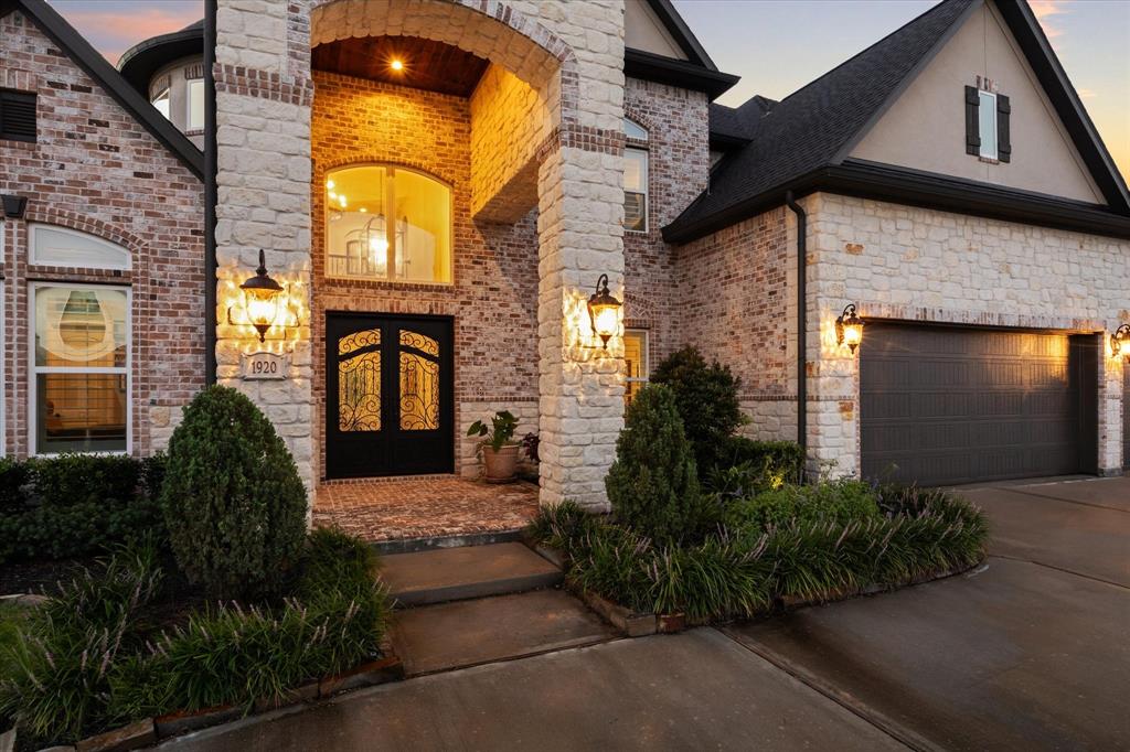 1920 Jillian Terrace, Friendswood, Texas image 2