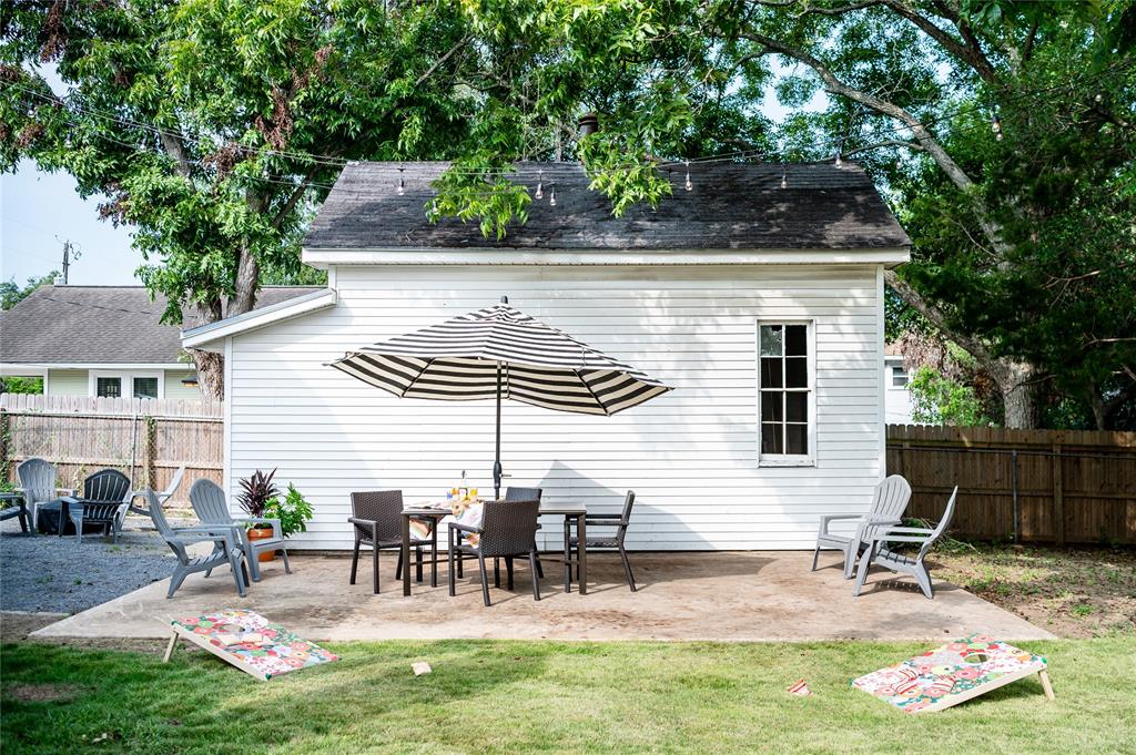 612 S Day Street, Brenham, Texas image 5