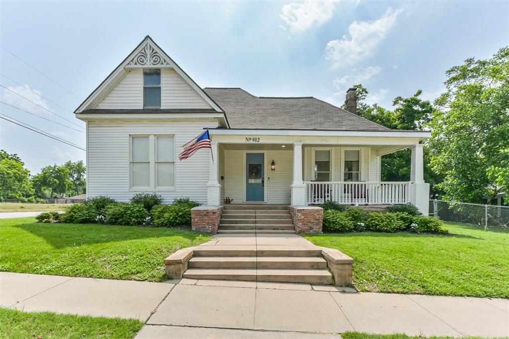 612 S Day Street, Brenham, Texas image 1